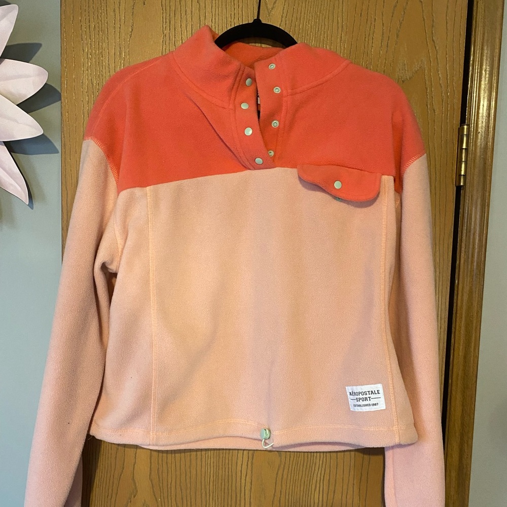 cute aero sport fleece!